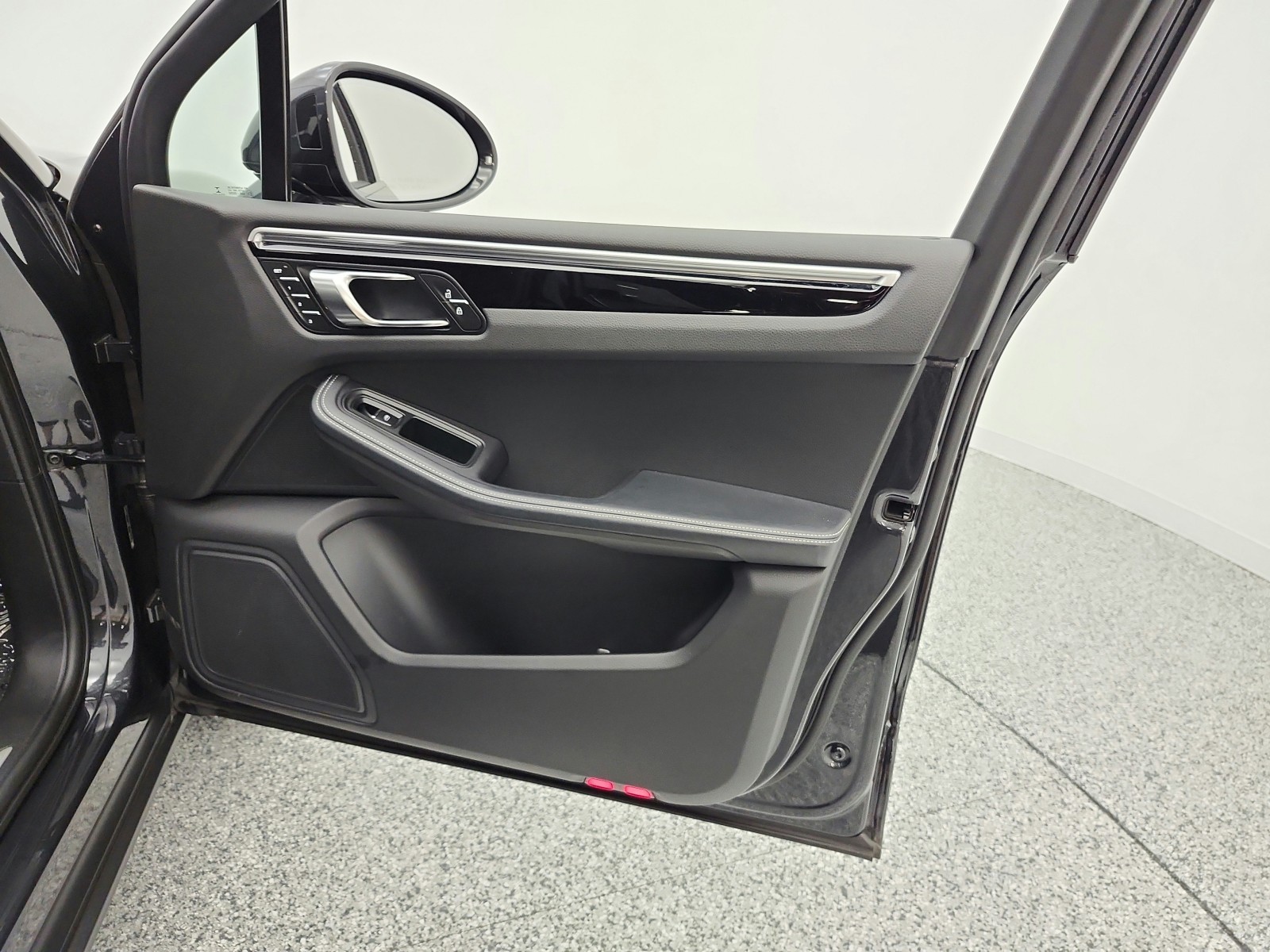 Used 2023 Volcano Grey Metallic Porsche S AWD image 22