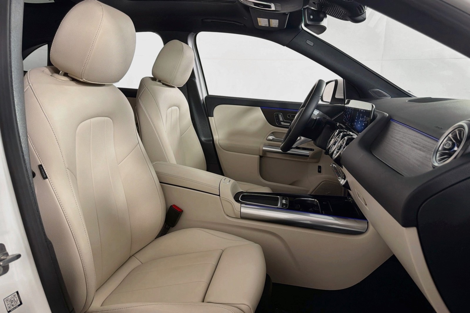 Certified Used 2026 Polar White Mercedes-Benz GLA 250 image 8