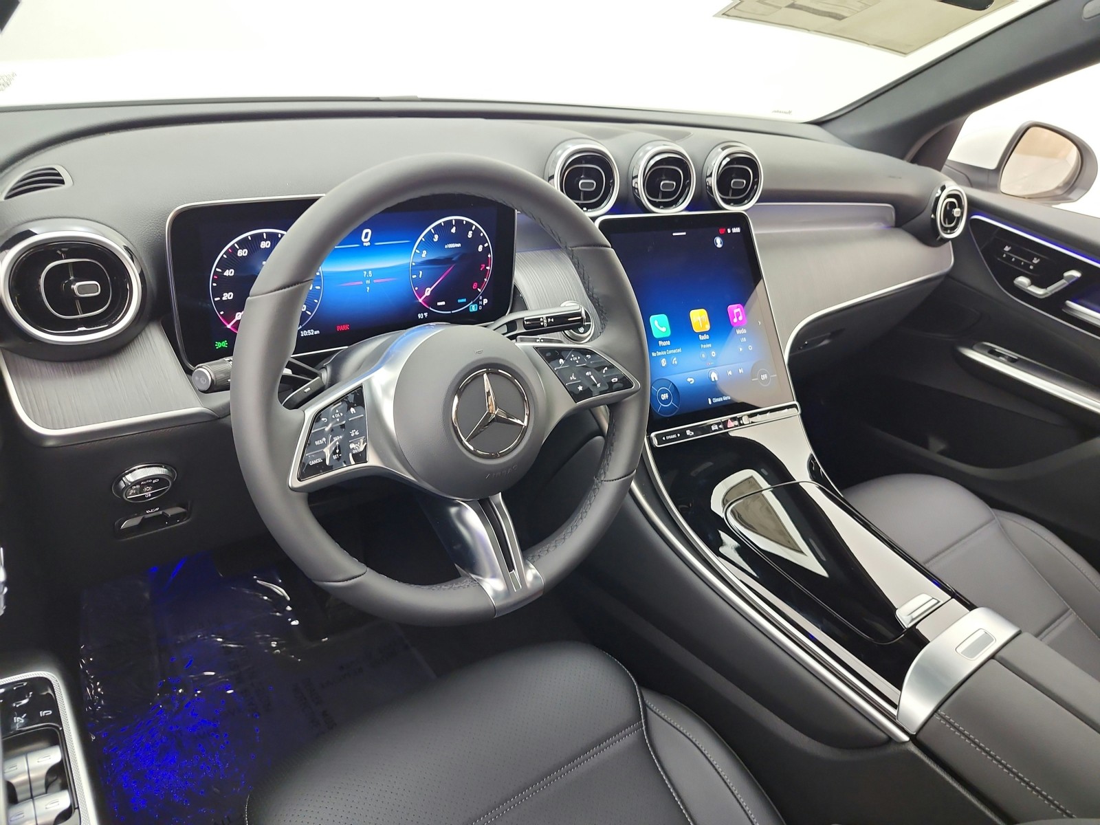 New 2027 Polar White Mercedes-Benz GLC 300 SUV image 9