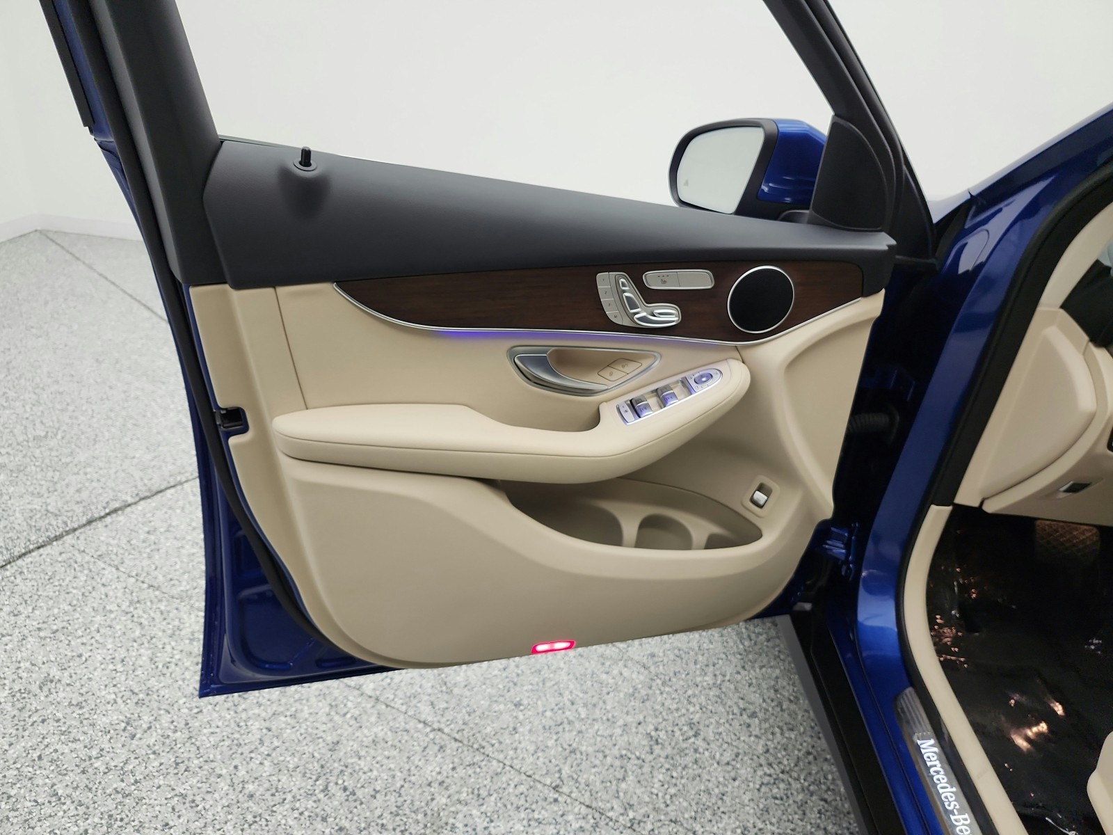 Used 2022 Starling Blue Metallic Mercedes-Benz GLC 300 SUV image 15