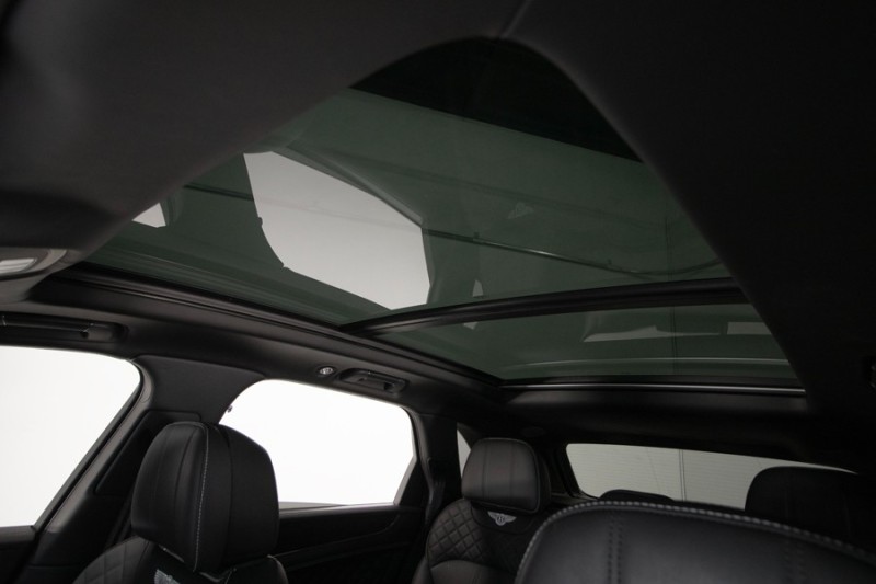 2017 Bentley Bentayga Bentayga W12 ($258,115 MSRP) *ONLY 14,000 MILES* *1-OWNER* in , 