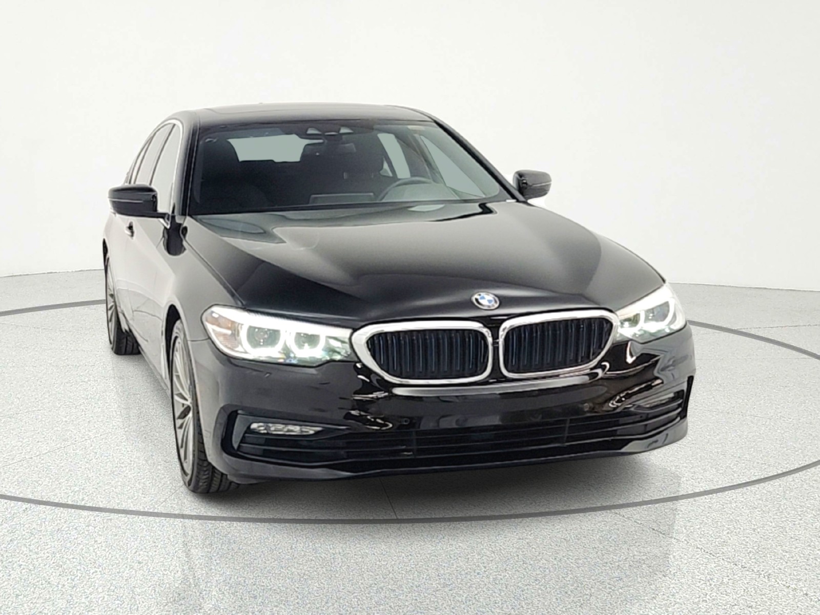 Used 2018 Jet Black BMW 530e iPerformance Plug-In Hybrid image 2