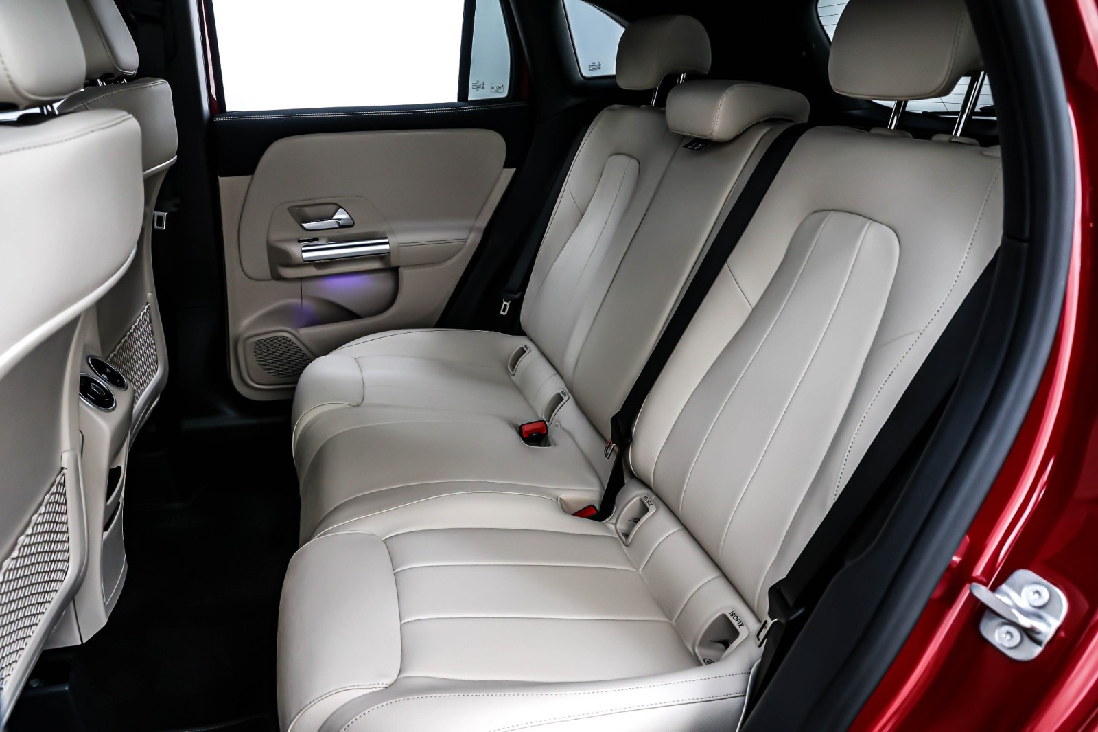 New 2026 MANUFAKTUR Patagonia Red Metallic Mercedes-Benz GLA 250 image 8