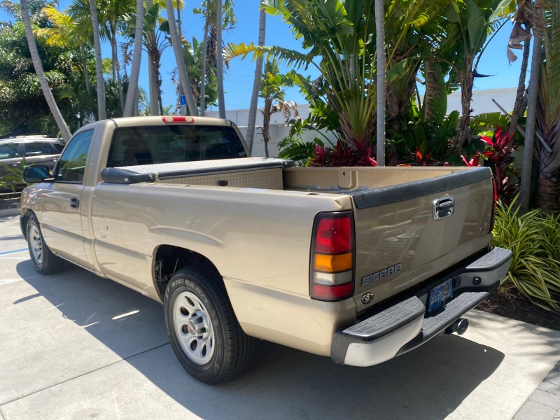 2005 GMC Sierra 1500 LOW MILES 83837 AC NO ACCIDENTS in ,