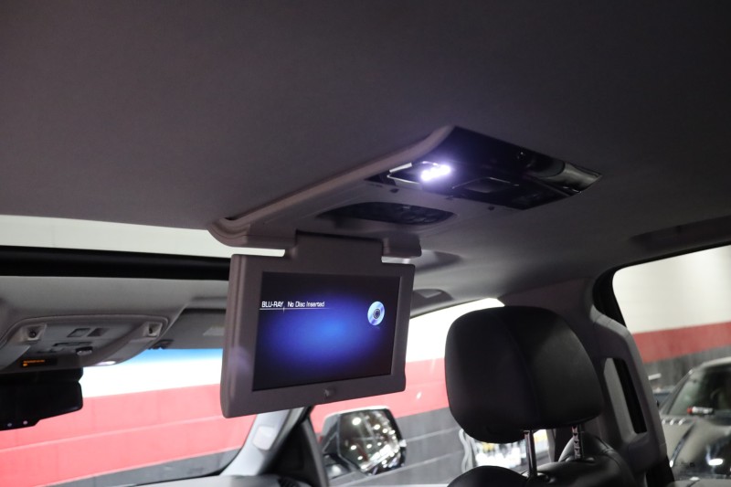 2016 Cadillac Escalade ESV Luxury Collection 4WD 4dr Suv in , 