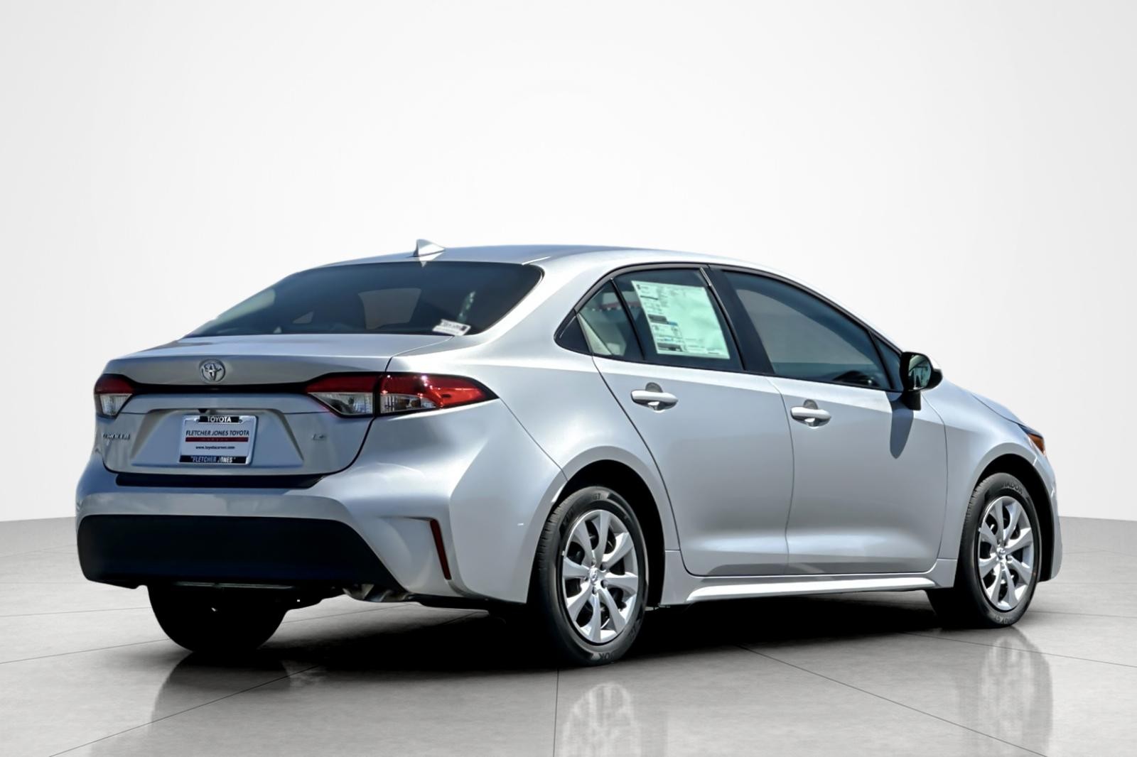 2025 Toyota Corolla LE photo 5