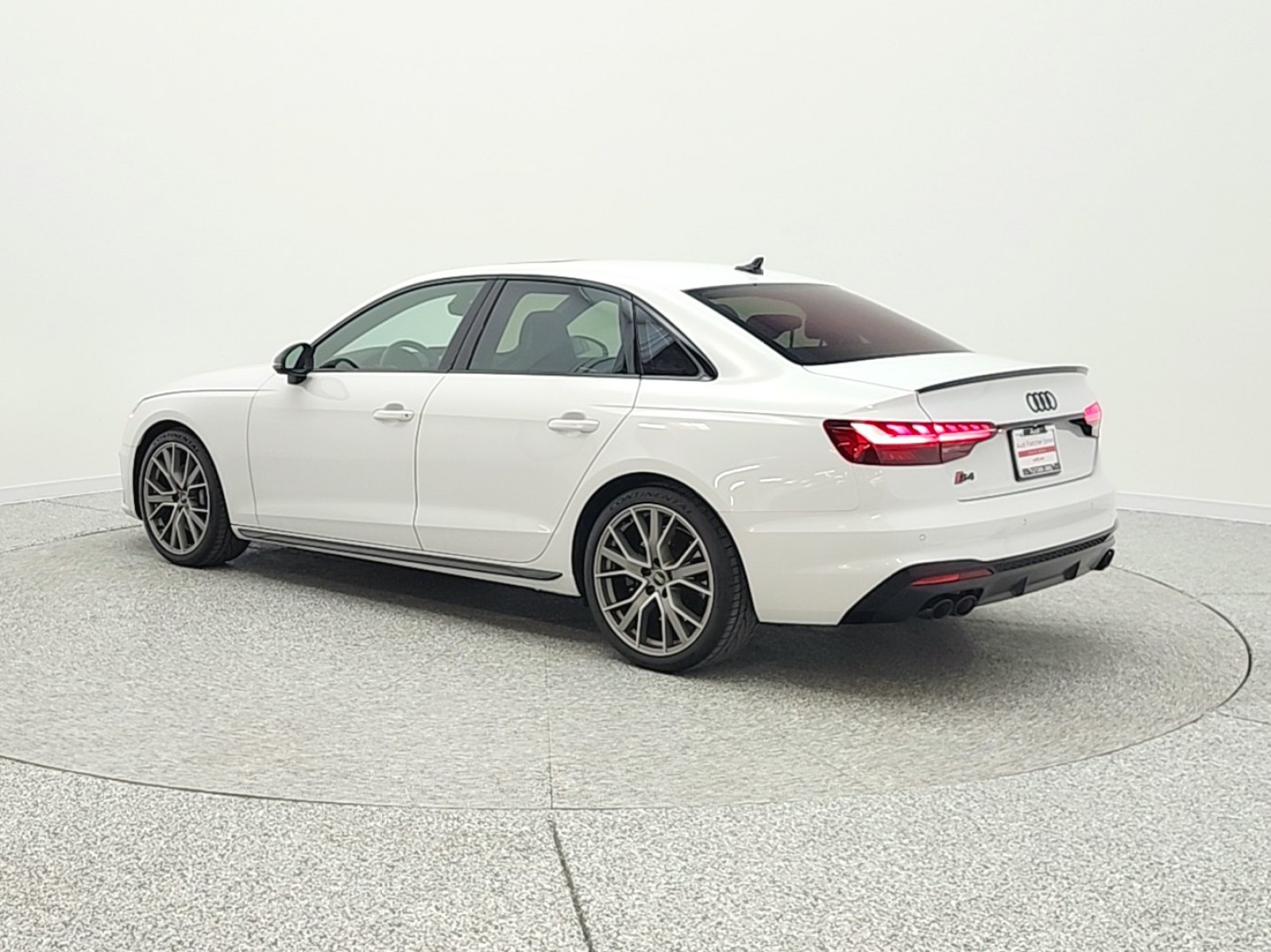 Used 2023 Glacier White Metallic Audi Premium Plus 3.0 TFSI quattro image 7