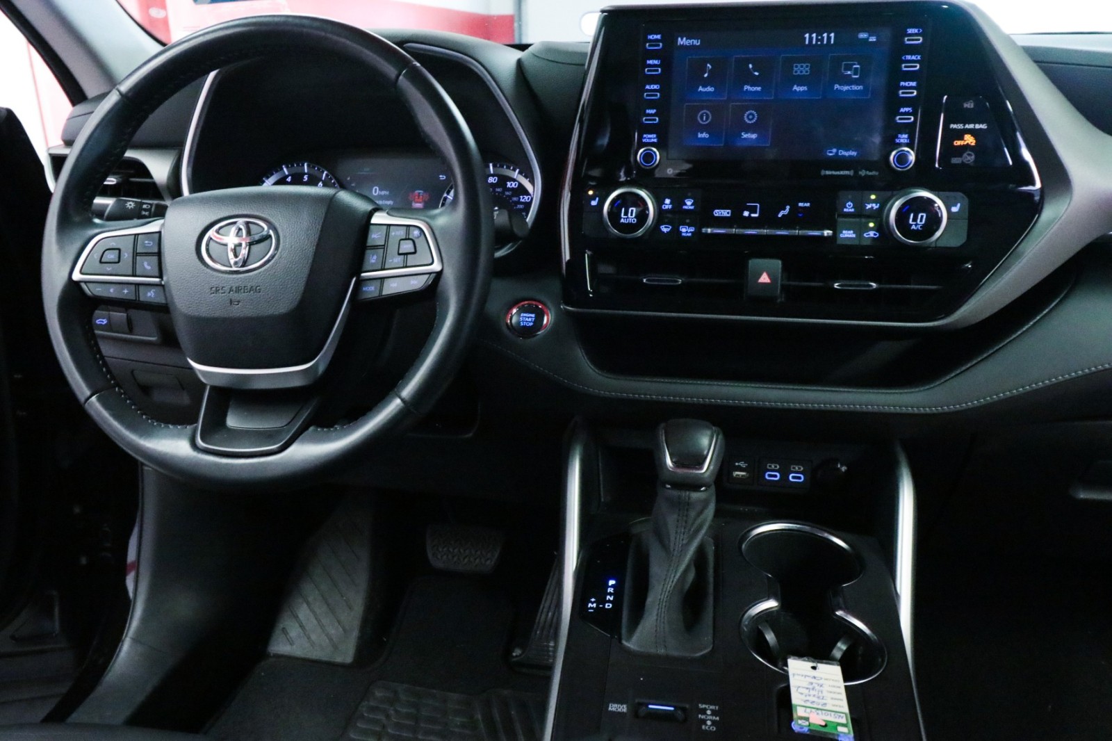 Used Car 2022 Toyota Highlander  Xle For Sale Under $35,000 In Austin, Texas