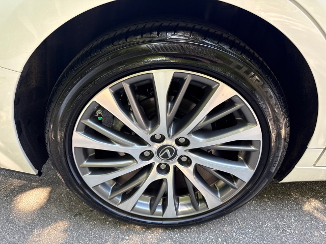LexusES10