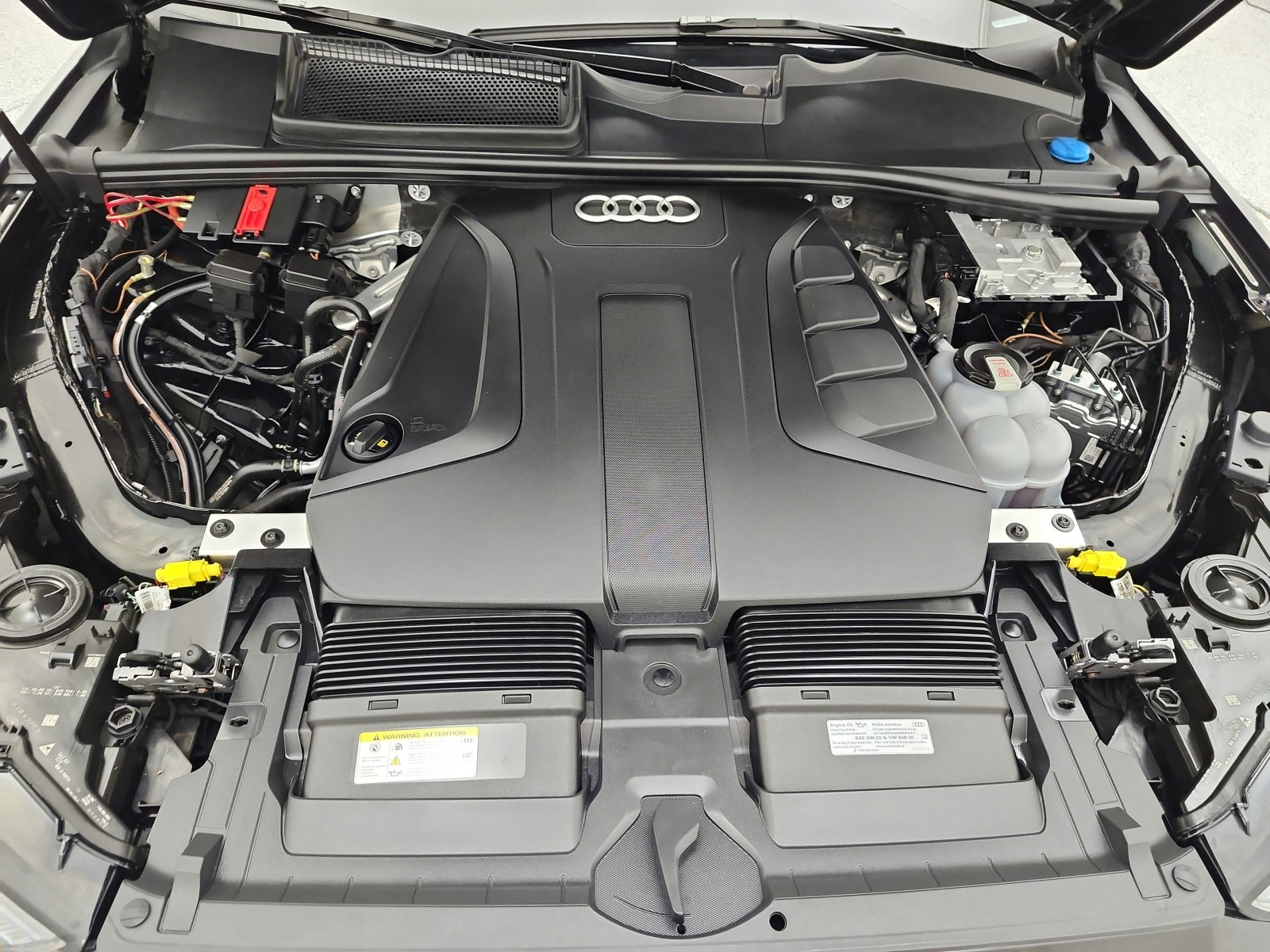 Used 2023 Mythos Black Metallic Audi Premium image 17