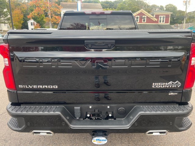 2022 Chevrolet Silverado 1500 High Country 3