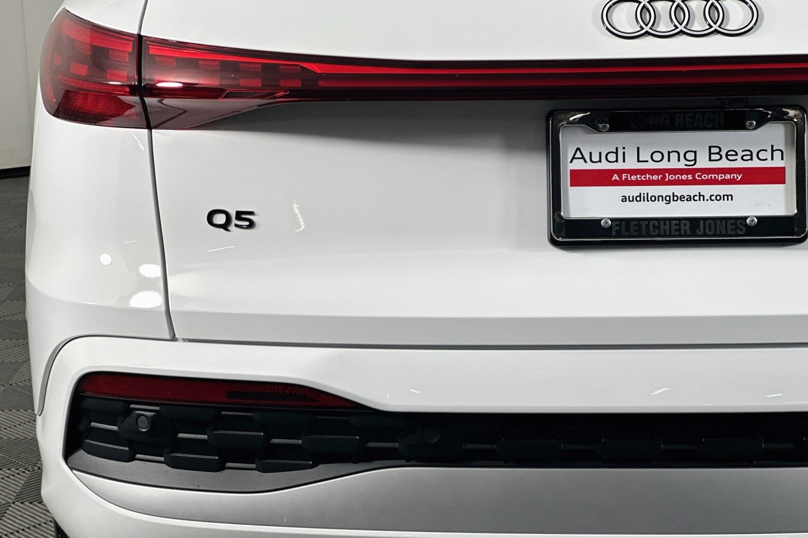 Used 2026 Arkona White Audi Premium image 17