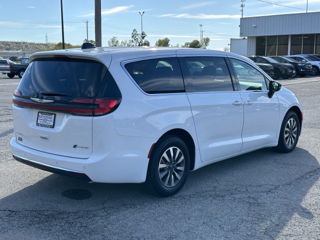 2024 Chrysler Pacifica Hybrid Select 3