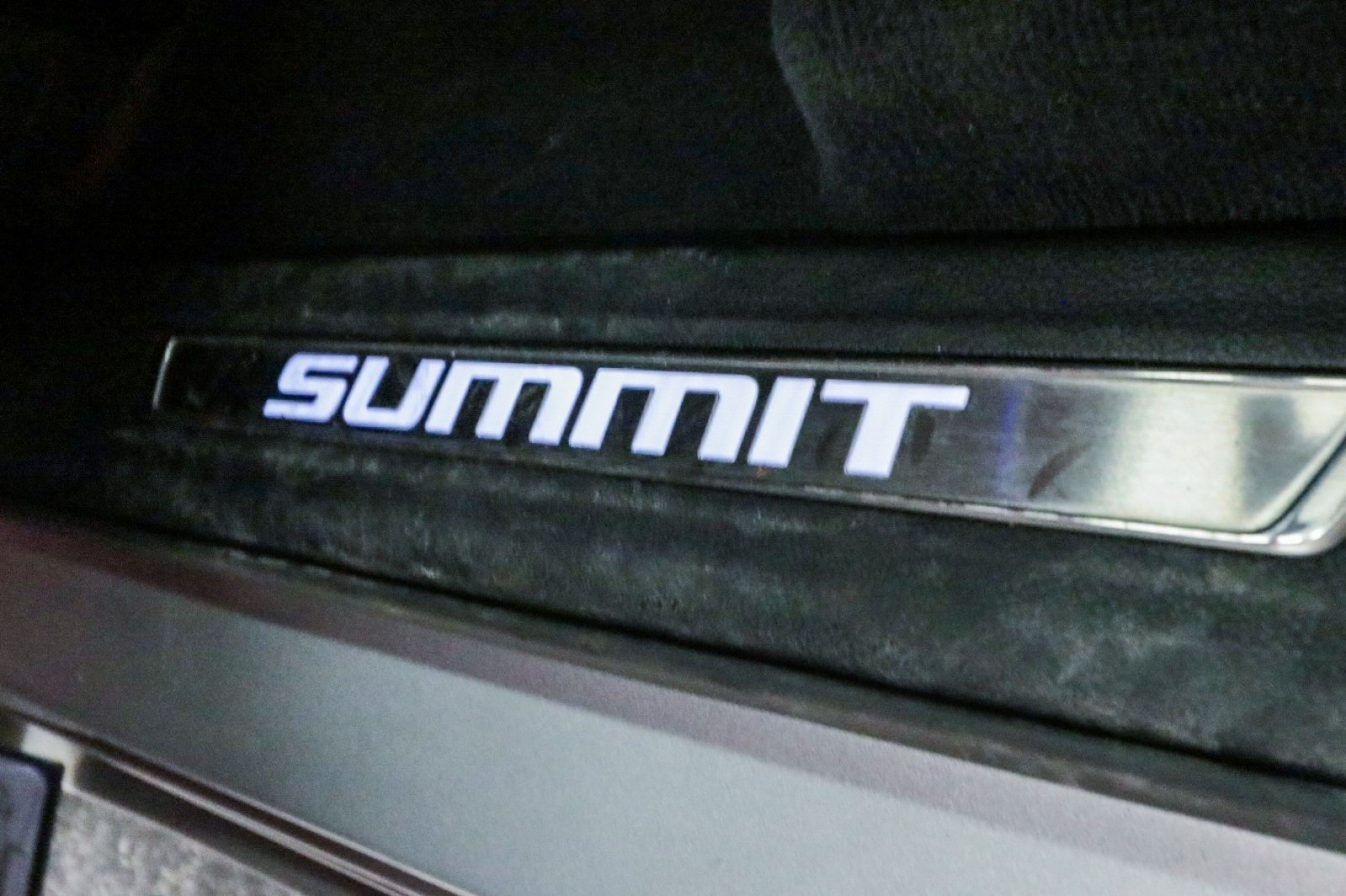 Used Car 2022 Jeep Grand Cherokee 4xe  Summit For Sale Under $40,000 In Austin, Texas