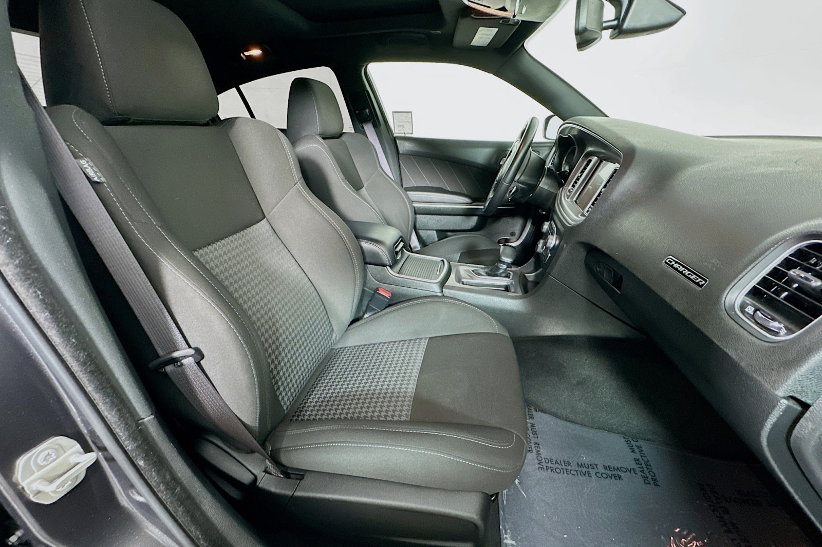 Used 2023 Granite Pearlcoat Dodge R/T image 8