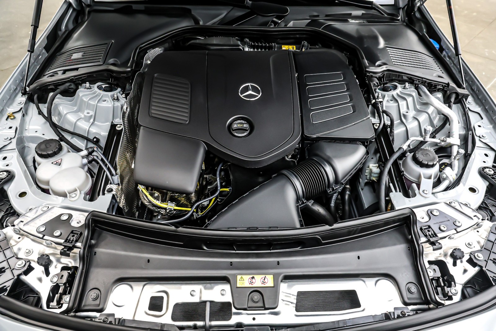 New 2026 MANUFAKTUR Alpine Grey Metallic Mercedes-Benz CLE 300 image 10