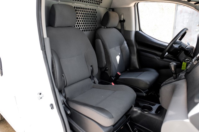 2017 Nissan NV200 Compact Cargo S 31