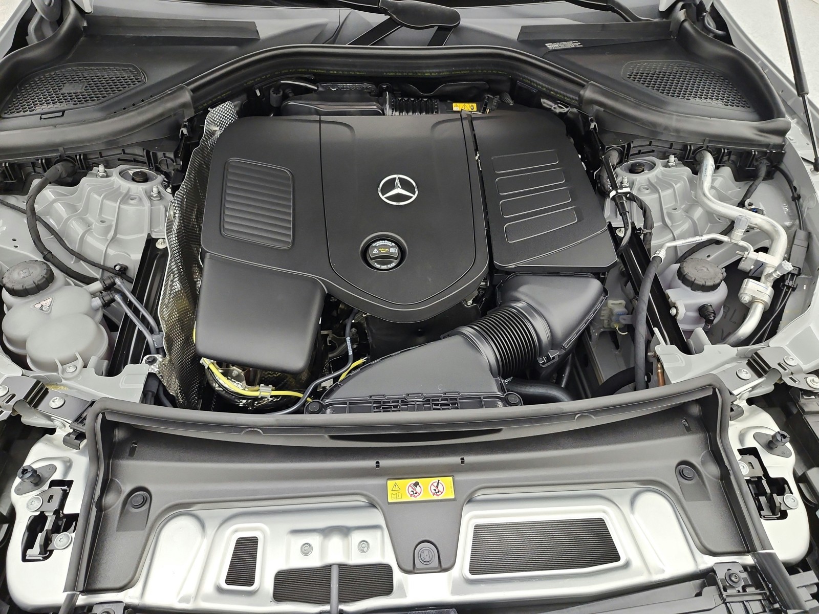 New 2027 MANUFAKTUR Alpine Grey Mercedes-Benz GLC 300 4MATIC® SUV image 12
