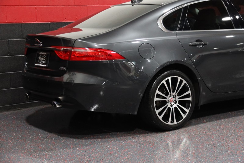 2016 Jaguar XF 35t Prestige AWD 4dr Sedan in , 