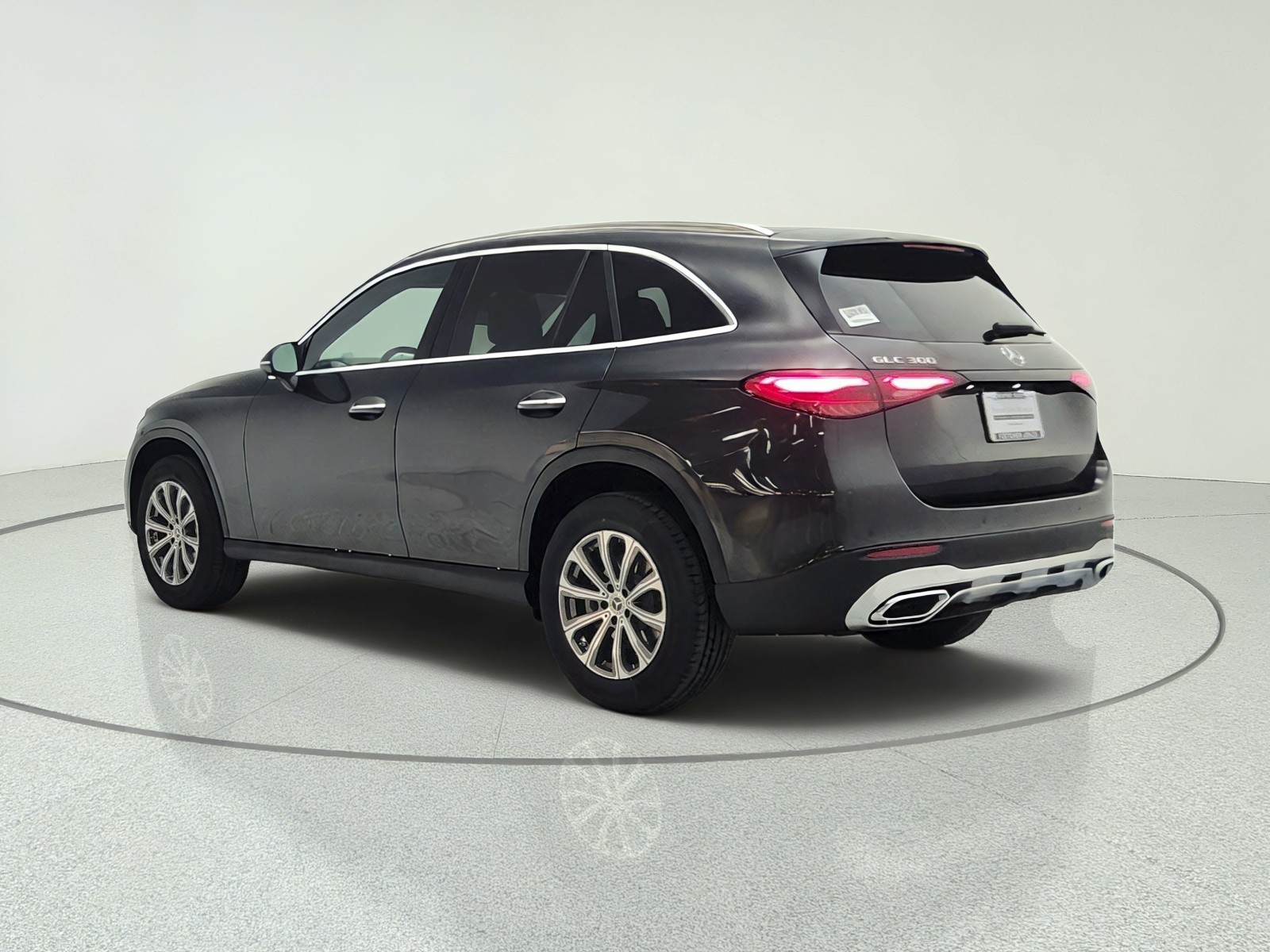 New 2027 Graphite Grey Metallic Mercedes-Benz GLC 300 SUV image 7