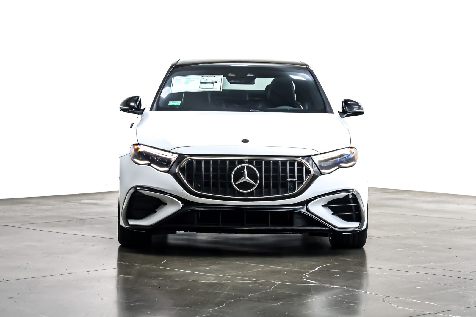 New 2026 MANUFAKTUR Moonlight White Magno Mercedes-Benz AMG® E 53 E image 2