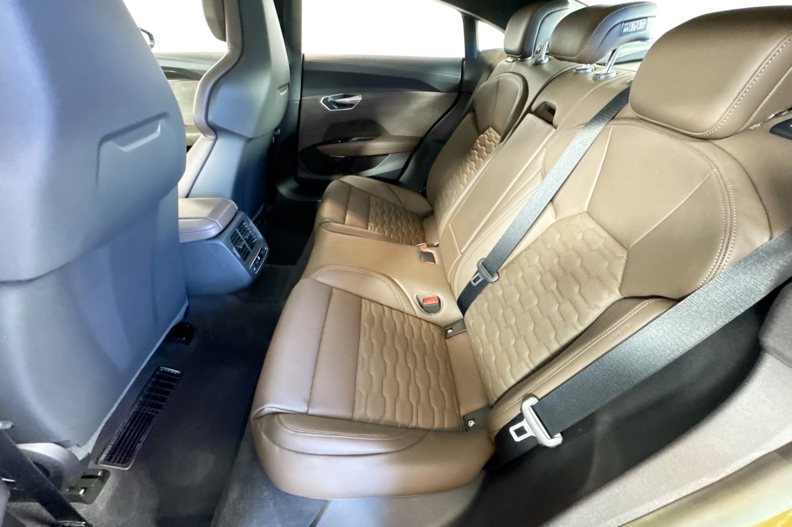 Used 2024 Tactical Green Metallic Audi  image 22