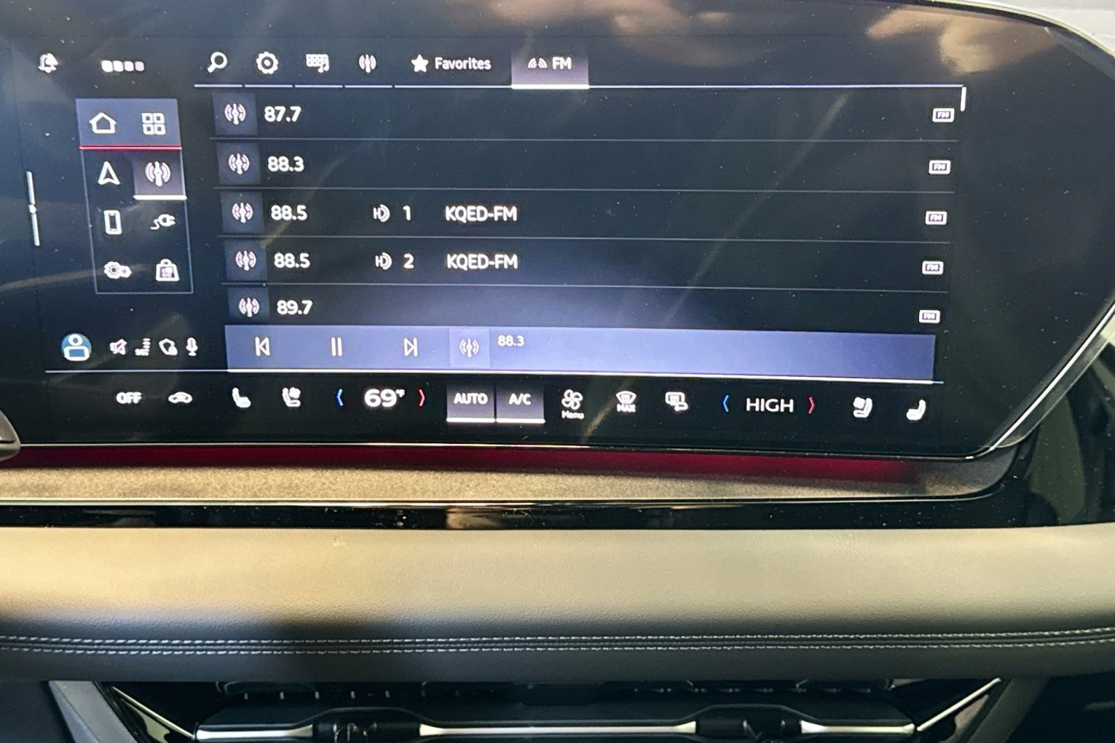 New 2025 Glacier White Metallic Audi Premium Plus quattro image 13