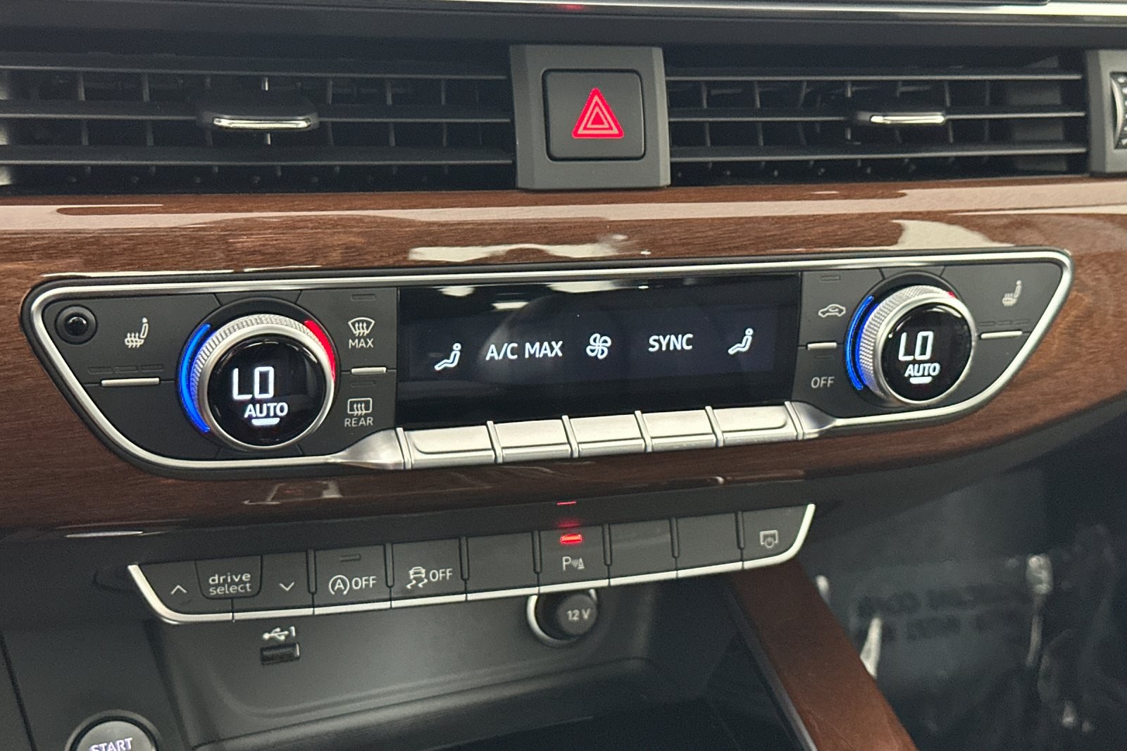 Used 2023 Brilliant Black Audi Premium 40 TFSI quattro image 18