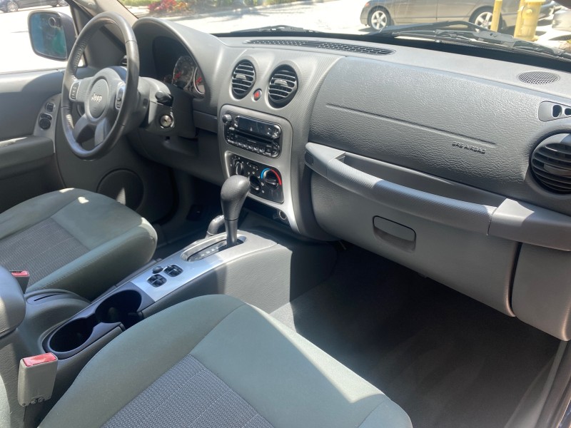 2006 Jeep Liberty 4WD Limited LOW MILES 75,410 in , 