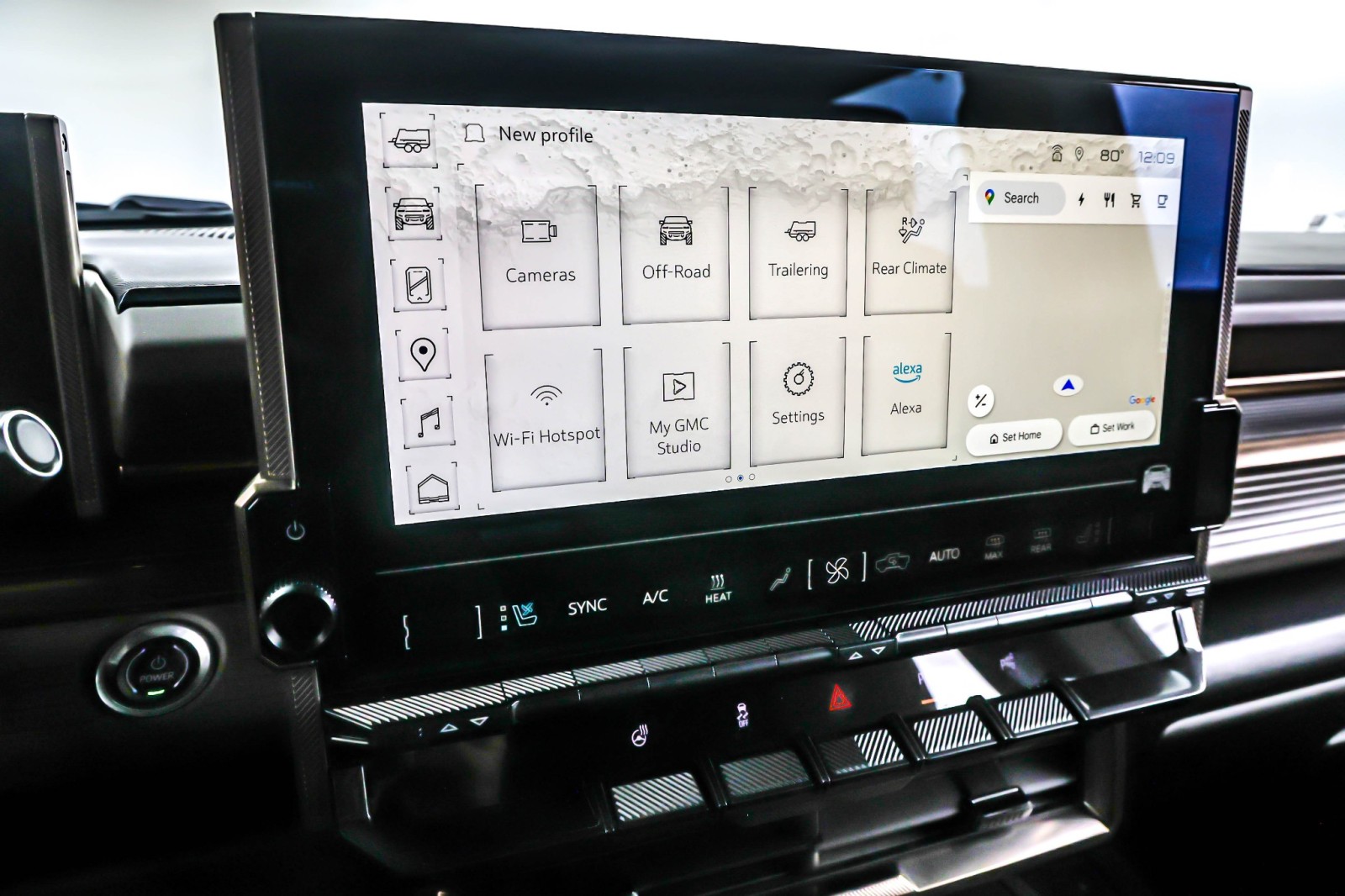 Used 2025 Interstellar White GMC e4WD 4dr 3X image 19