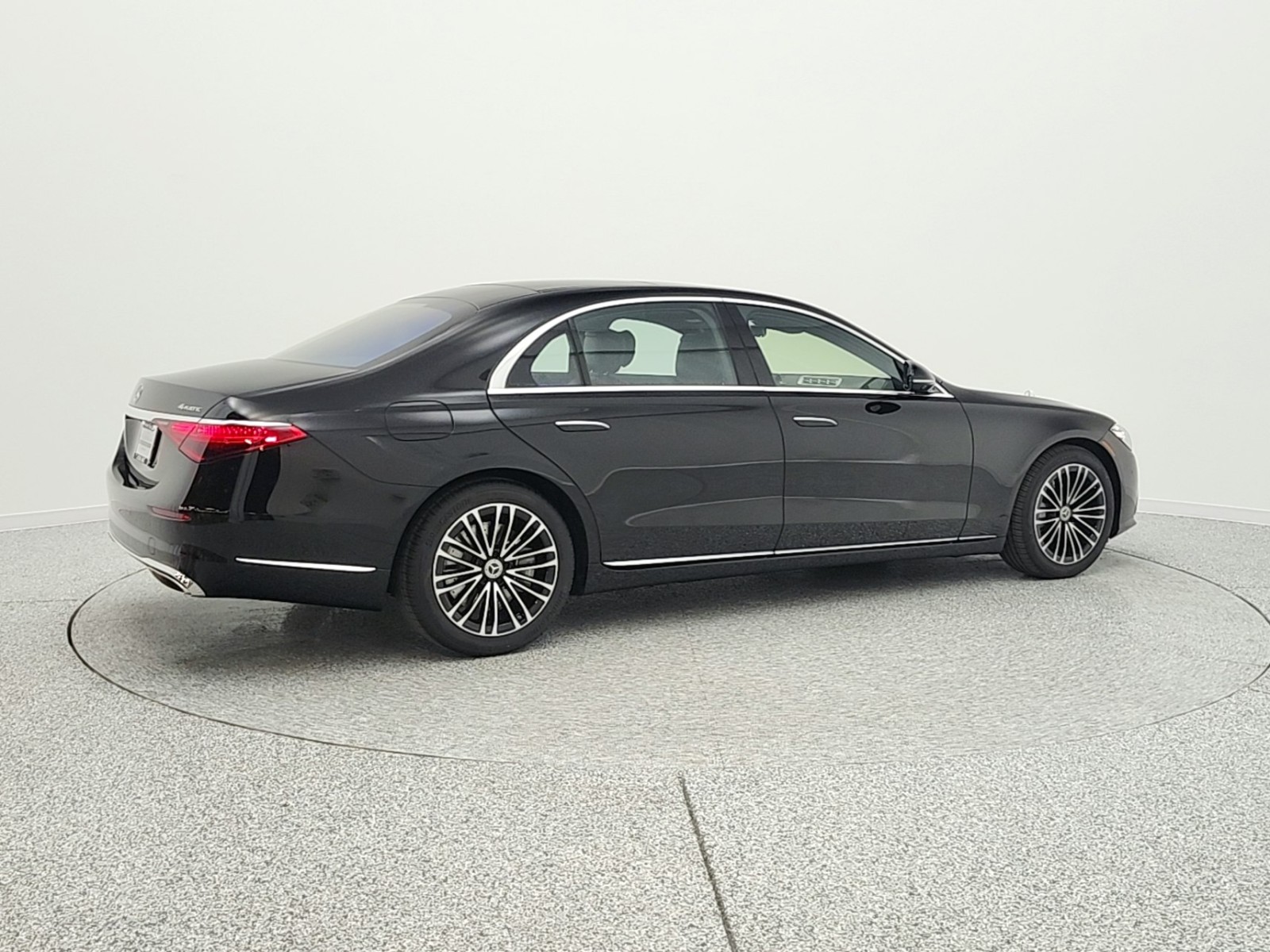 New 2026 Obsidian Black Metallic Mercedes-Benz S 580 image 5