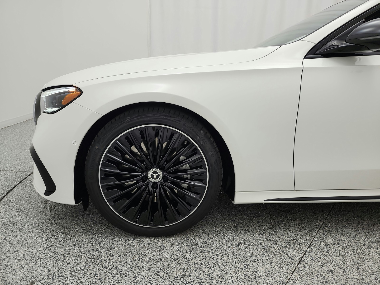 New 2027 Polar White Mercedes-Benz E 450 4MATIC® Sedan image 13