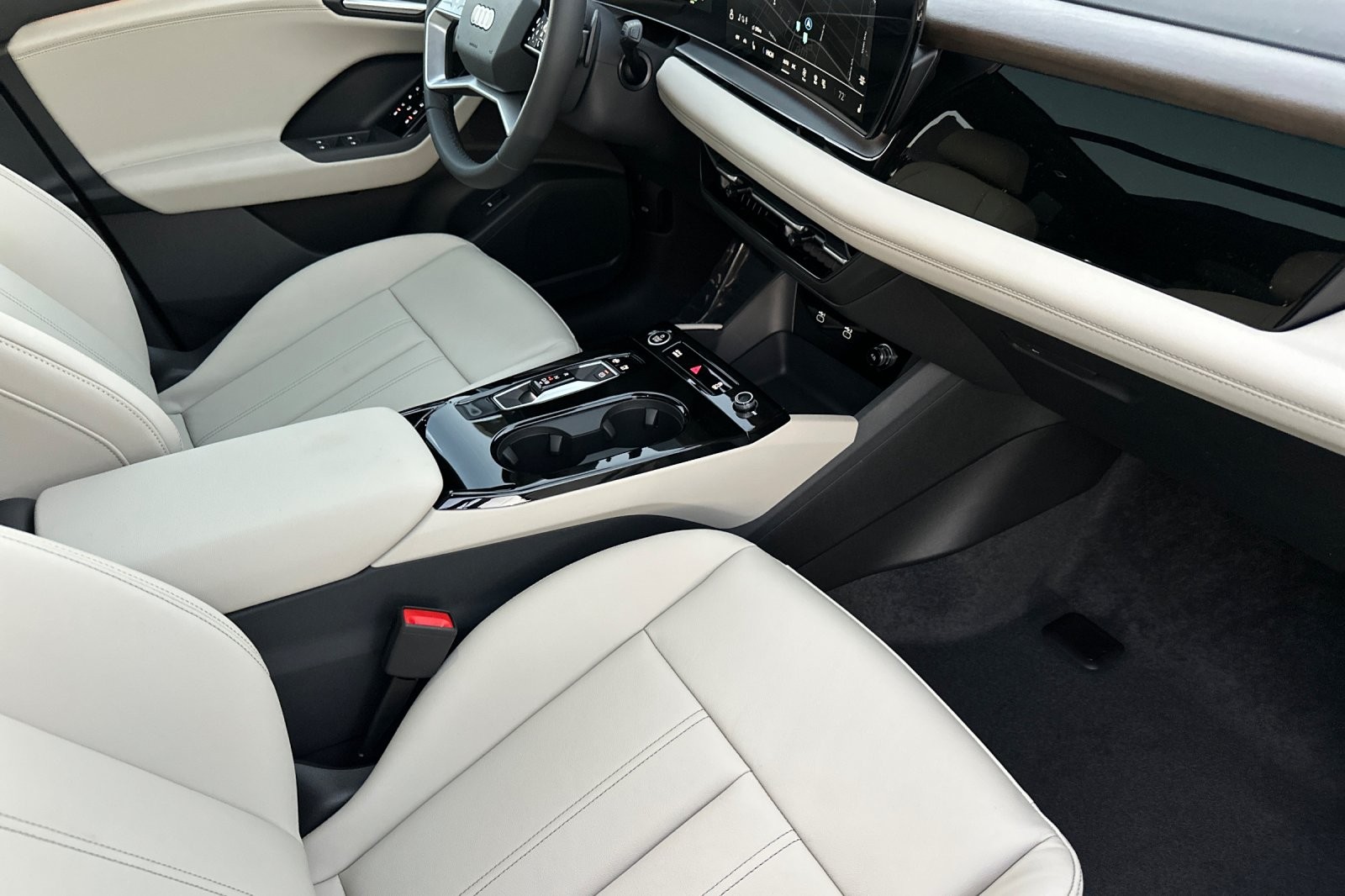 New 2025 Glacier White Metallic Audi Premium quattro image 15