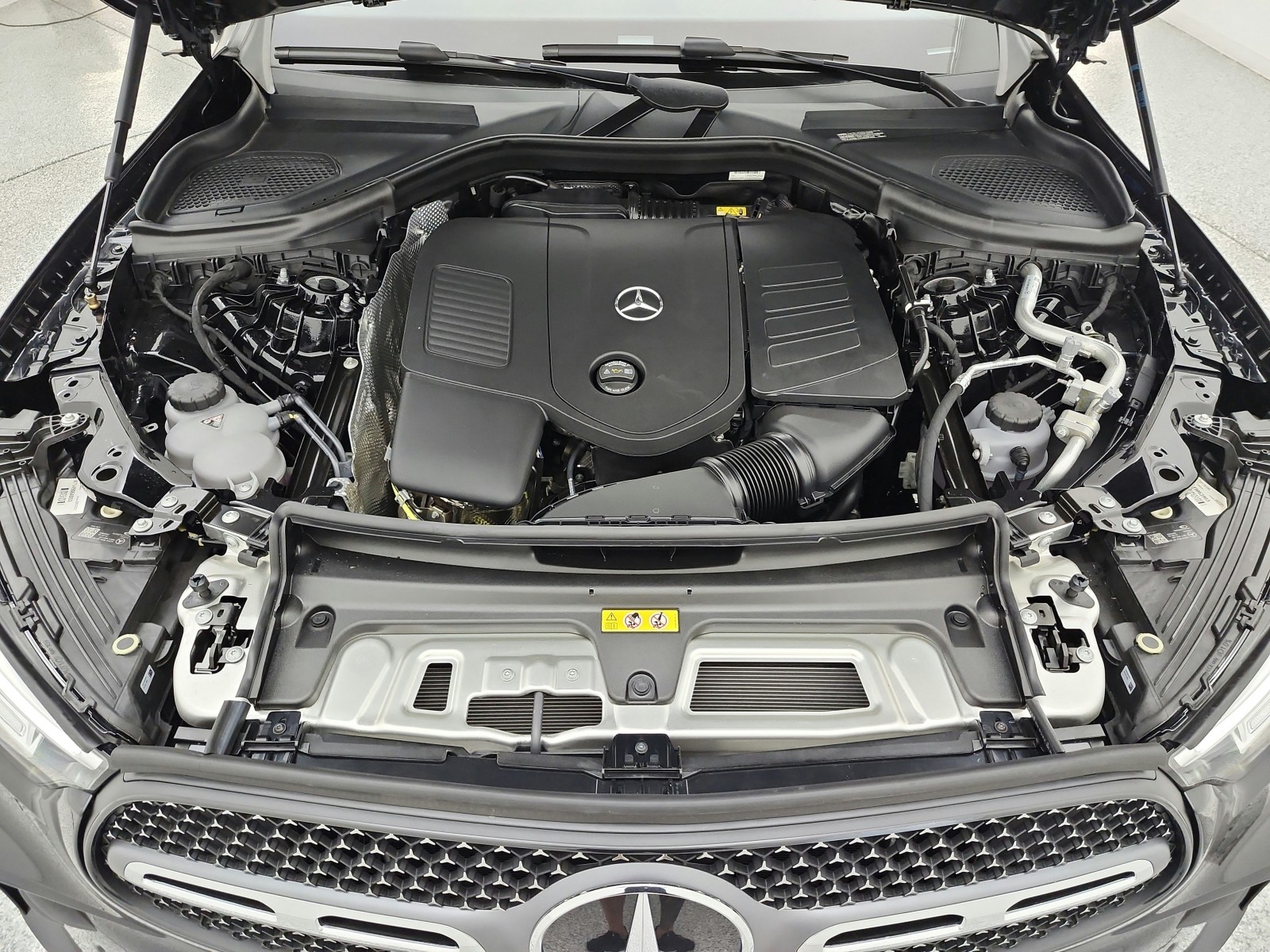 New 2026 Black Mercedes-Benz GLC 300 4MATIC® SUV image 12