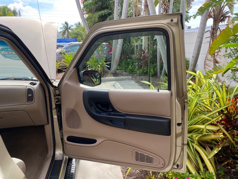 2002 Ford Ranger XLT X CAB CAMPER TOP LOW MILES 49,062 in , 