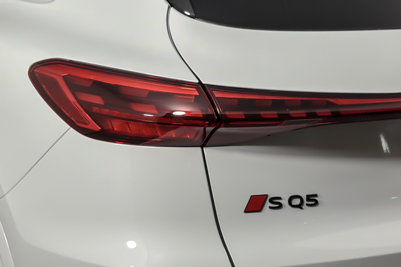 New 2025 Glacier White Metallic Audi Premium Plus 3.0 TFSI quattro image 24