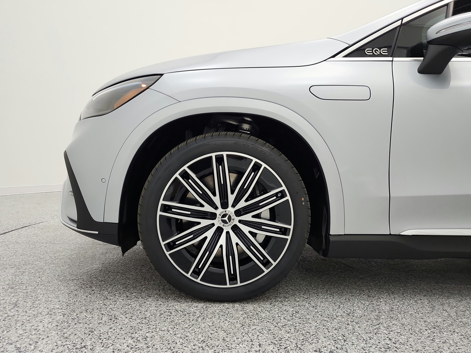 New 2026 Cirrus Silver Metallic Mercedes-Benz EQE 320+ image 12