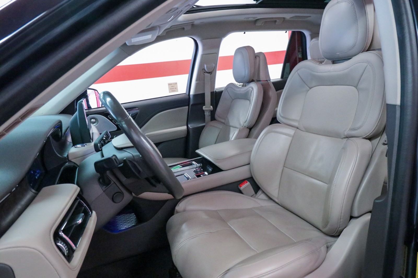 Used Car 2023 Lincoln Aviator  Grand Touring For Sale Under $50,000 In Austin, Texas