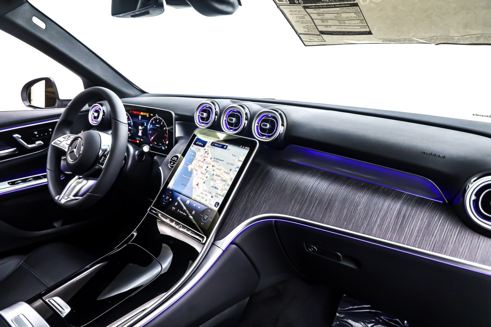 New 2026 Polar White Mercedes-Benz GLC 300 SUV image 5