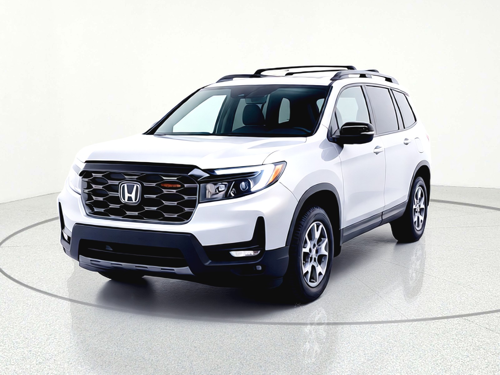 Used 2022 Lunar Silver Metallic Honda TrailSport AWD image 2