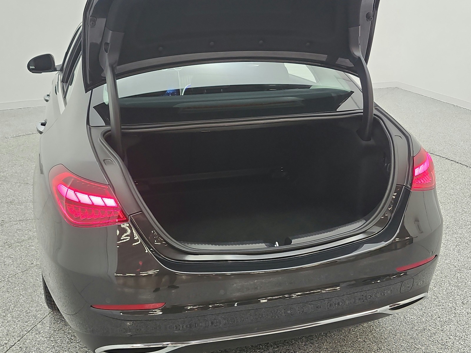 Used 2023 Graphite Grey Metallic Mercedes-Benz C 300 Sedan image 18