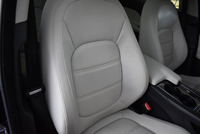 2017 Jaguar F-PACE Navi Leather Moonroof Heated Seats Parking Sensors 42
