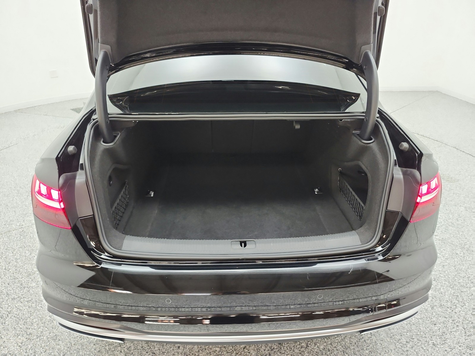 Used 2021 Brilliant Black Audi Premium image 18