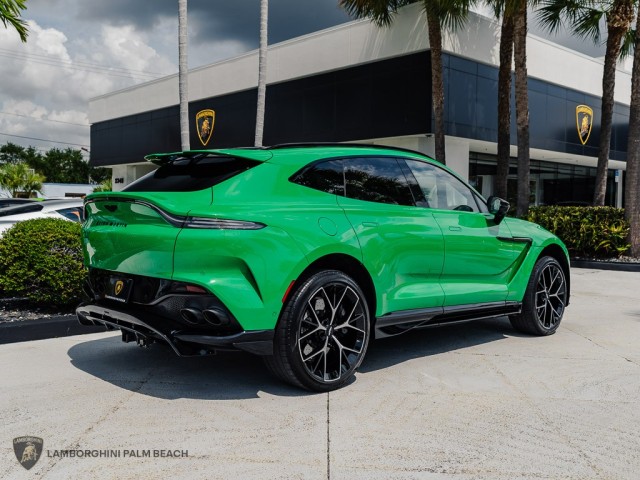 Aston Martin DBX