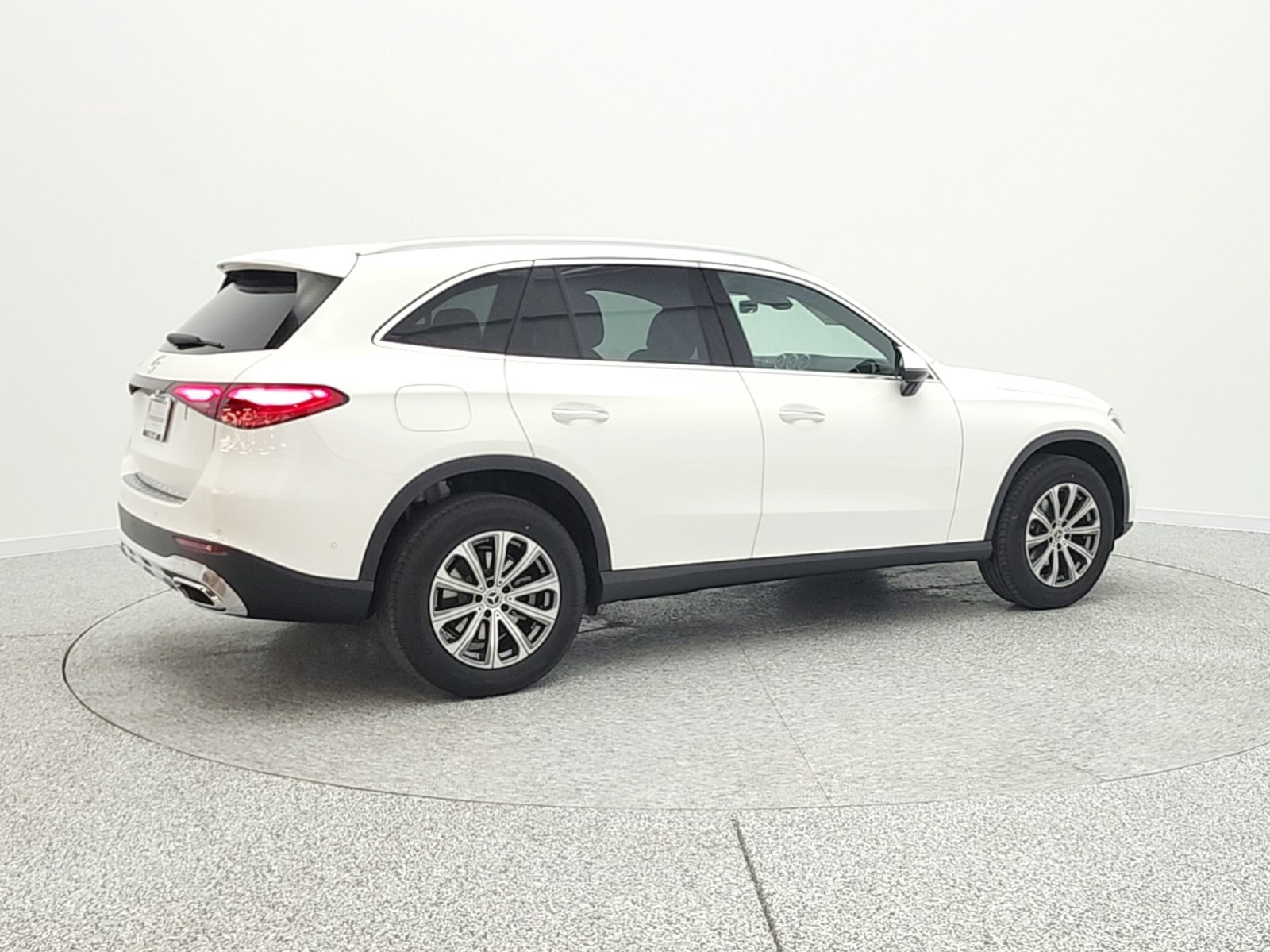 New 2026 Polar White Mercedes-Benz GLC 300 image 5