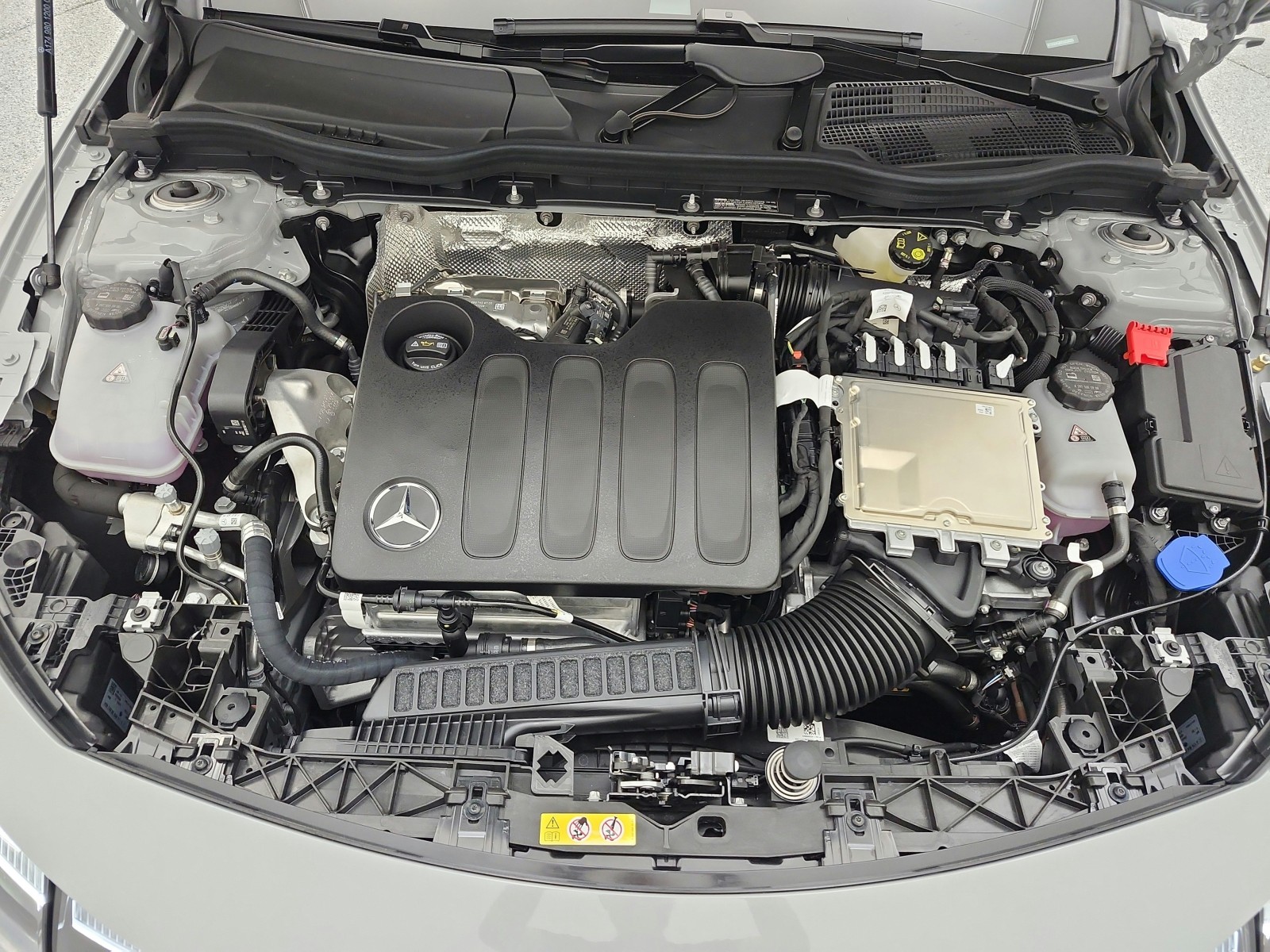 New 2027 MANUFAKTUR Alpine Grey Mercedes-Benz CLA 220 Hybrid FWD image 12