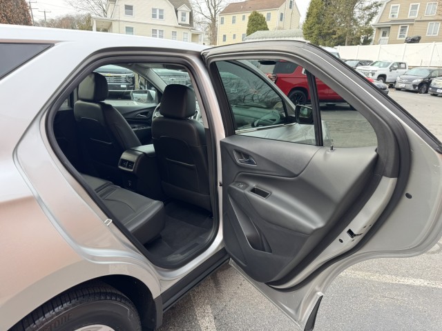 2021 Chevrolet Equinox LT with Leather 17