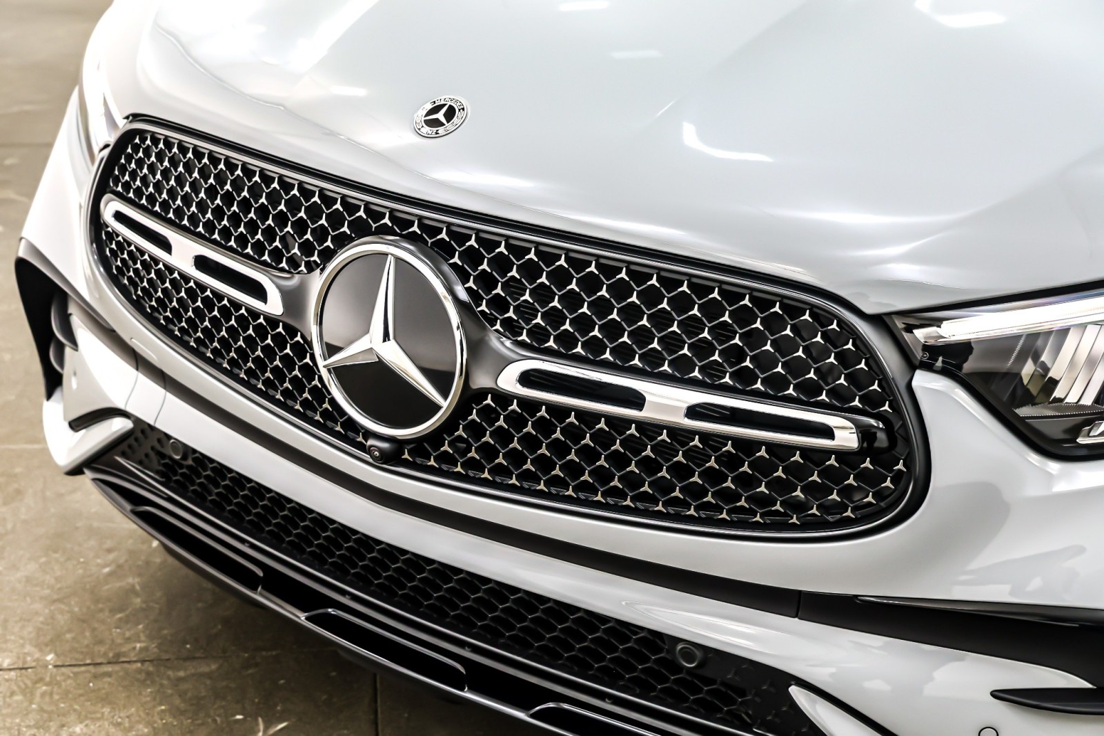 New 2026 MANUFAKTUR Alpine Grey Mercedes-Benz GLC 300 image 13