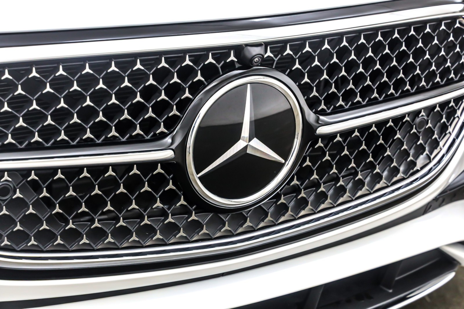 New 2025 Polar White Mercedes-Benz E 350 image 13