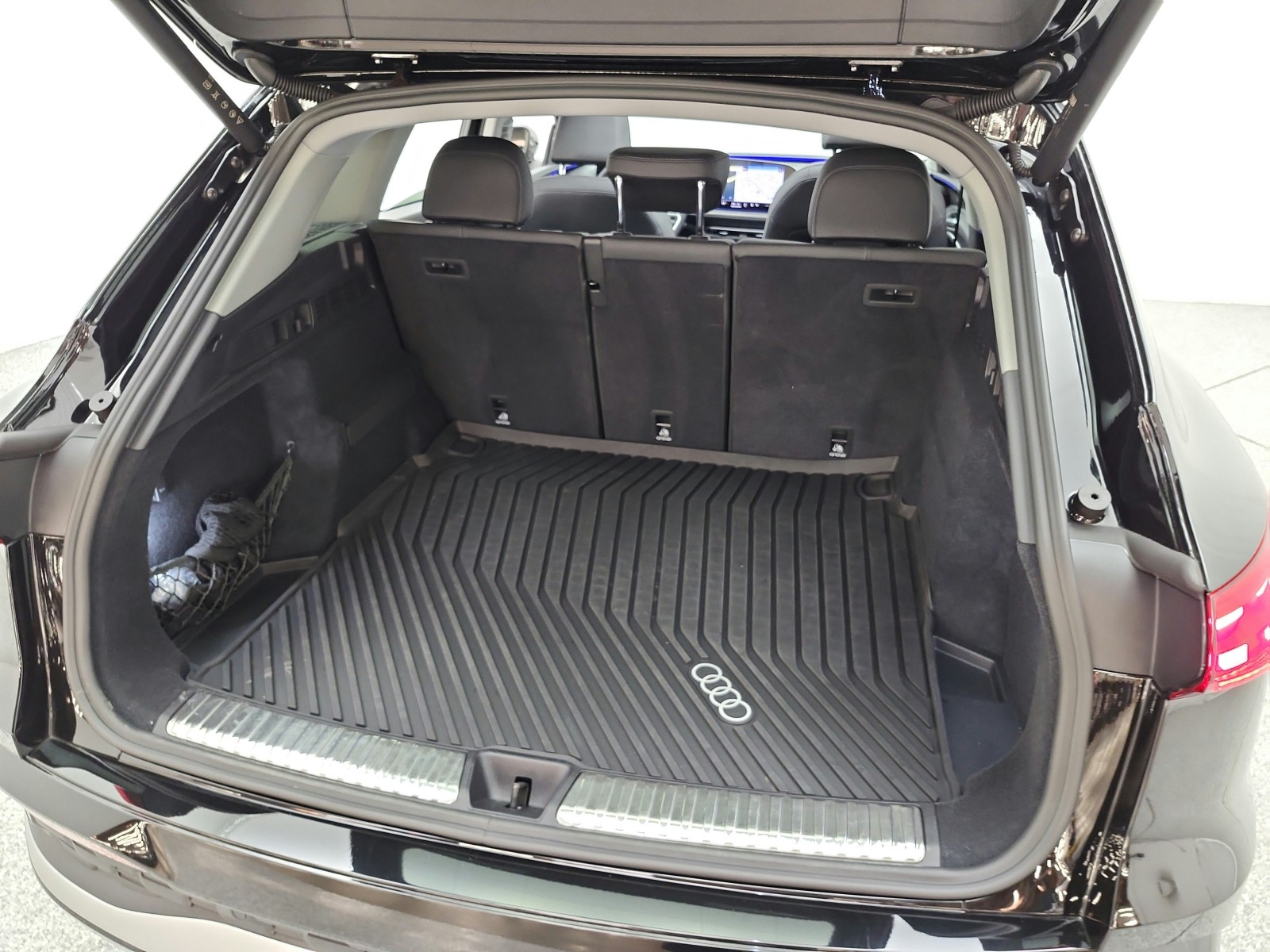Used 2025 Mythos Black Metallic Audi Premium Plus image 30